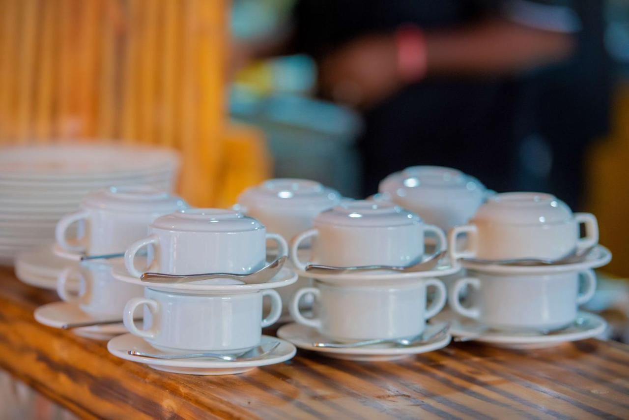 Akagera Transit Lodge エクステリア 写真