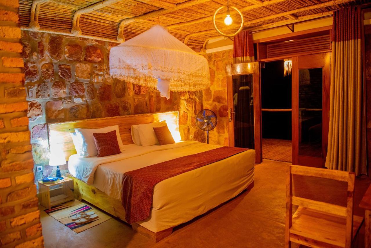 Akagera Transit Lodge エクステリア 写真