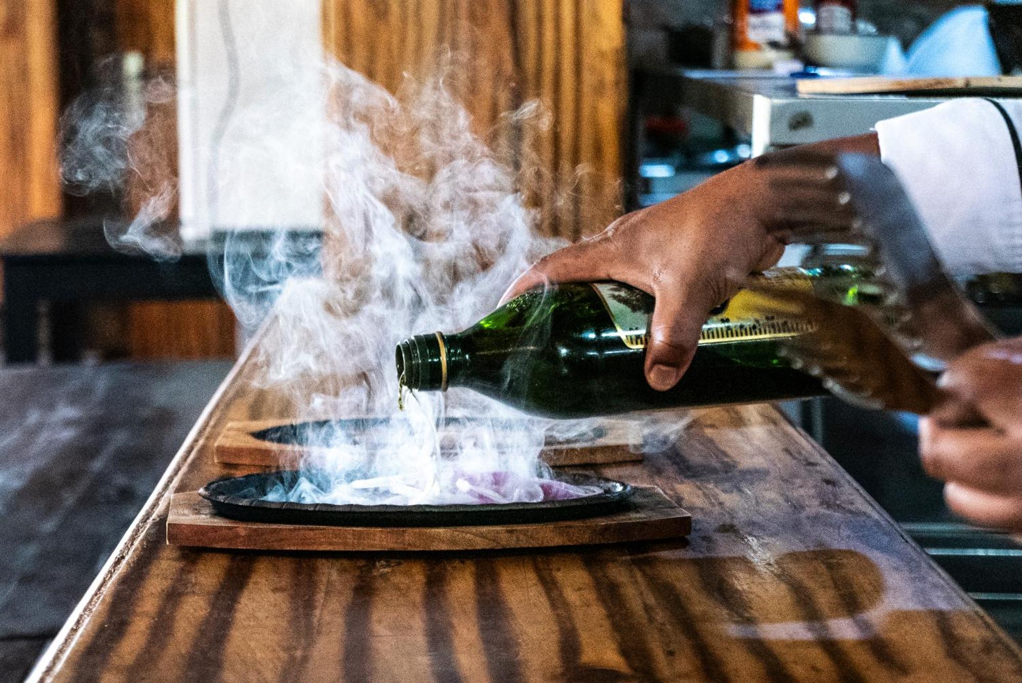 Akagera Transit Lodge エクステリア 写真